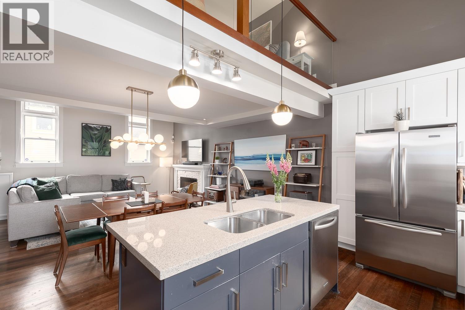 1077 SALSBURY DRIVE, Vancouver
