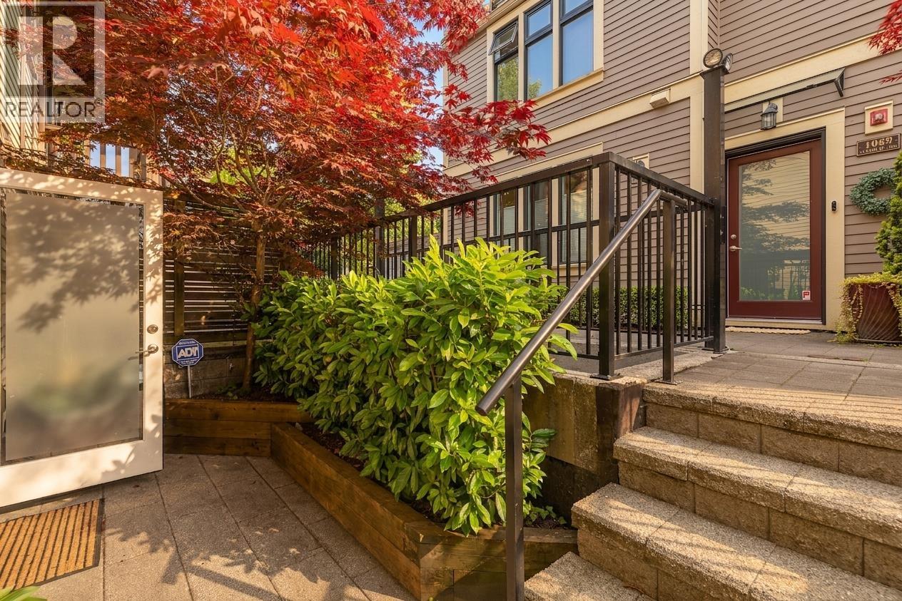 1077 SALSBURY DRIVE, Vancouver
