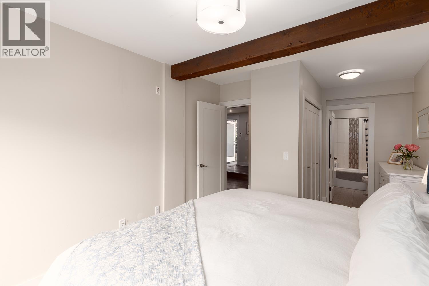 1077 SALSBURY DRIVE, Vancouver