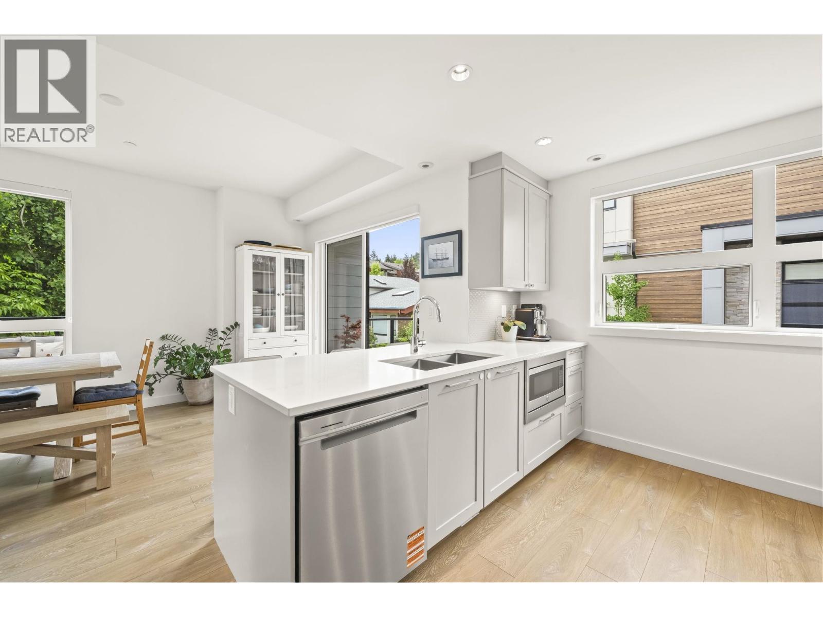 7 856 ORWELL STREET, North Vancouver