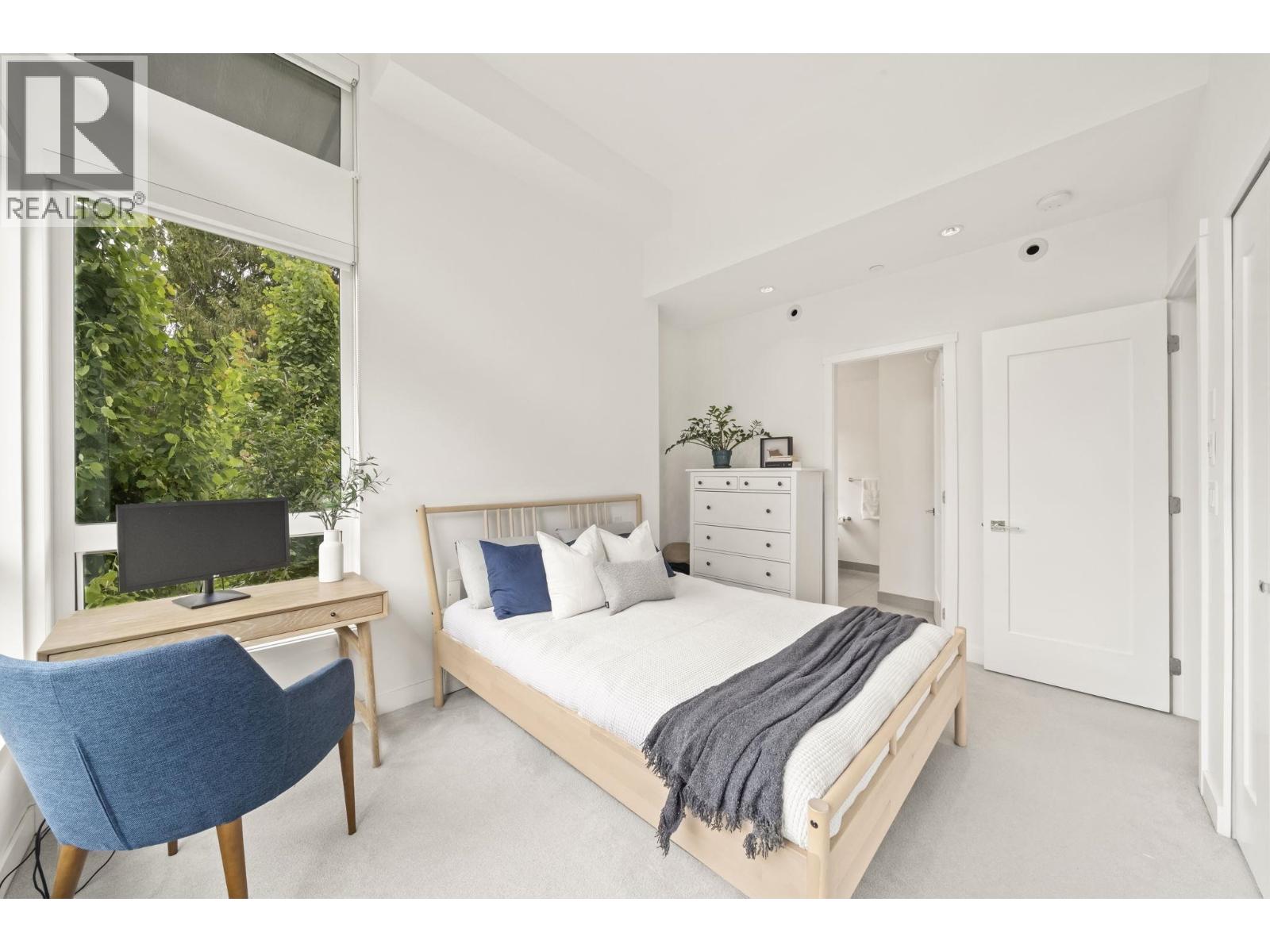 7 856 ORWELL STREET, North Vancouver