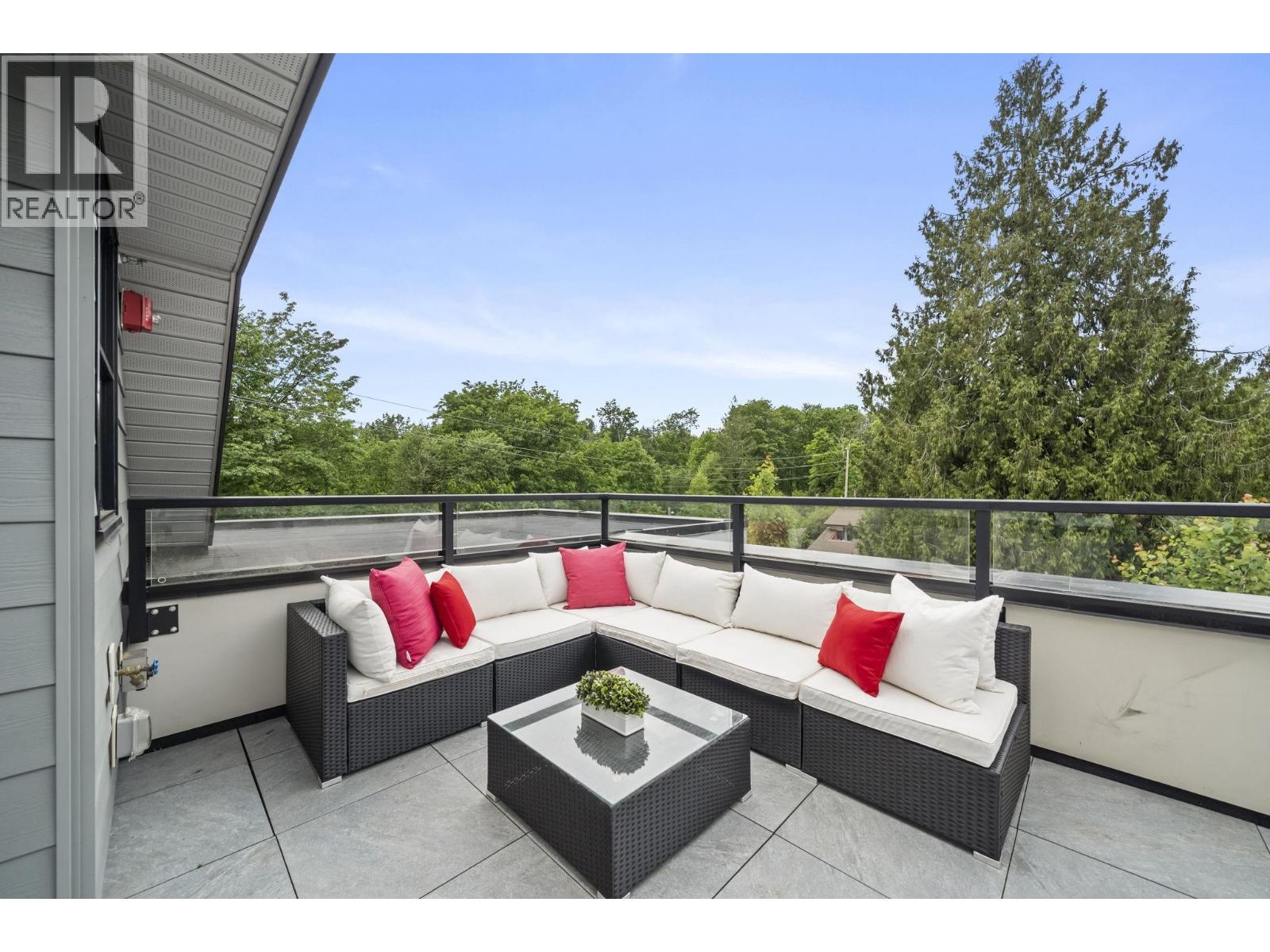 7 856 ORWELL STREET, North Vancouver
