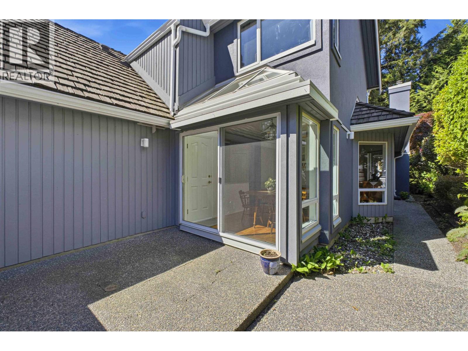 5 1925 INDIAN RIVER CRESCENT — photo 2