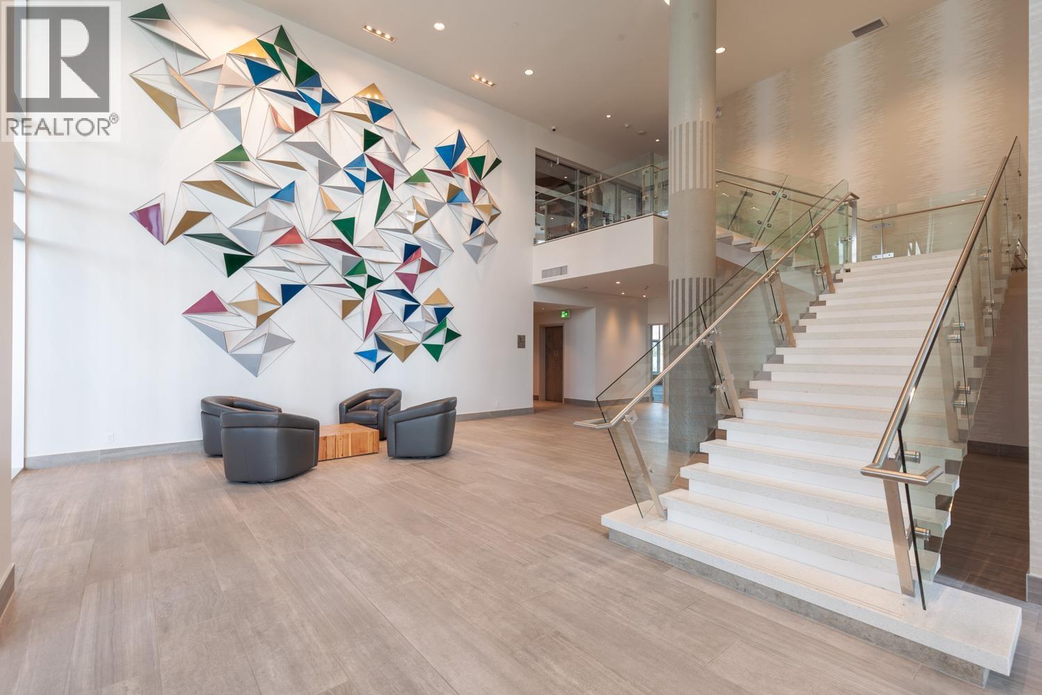 105 680 SEYLYNN CRESCENT, North Vancouver