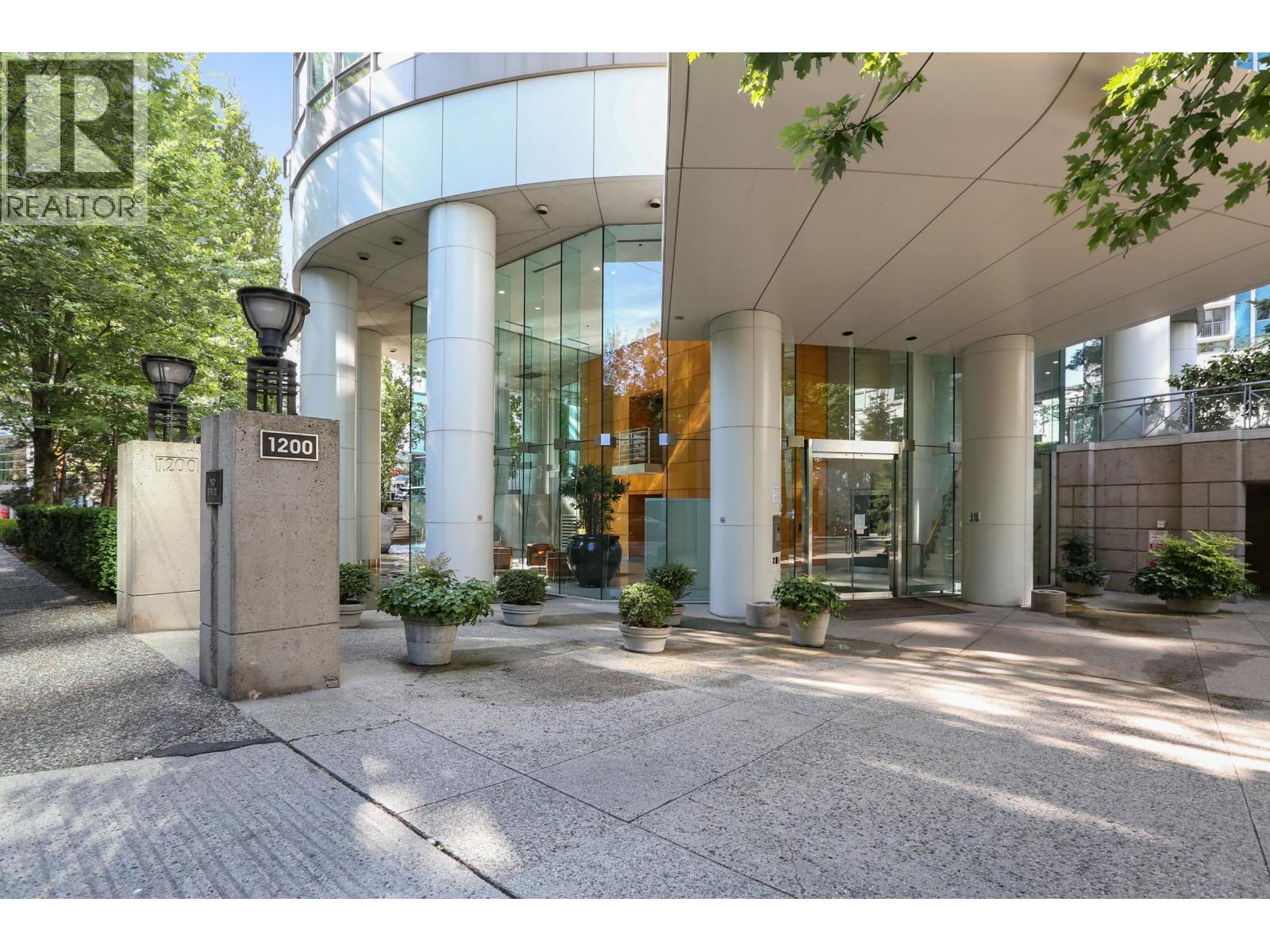 1203 1200 ALBERNI Street - photo 2