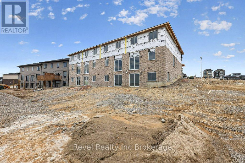 327 KADING CRESCENT - 38