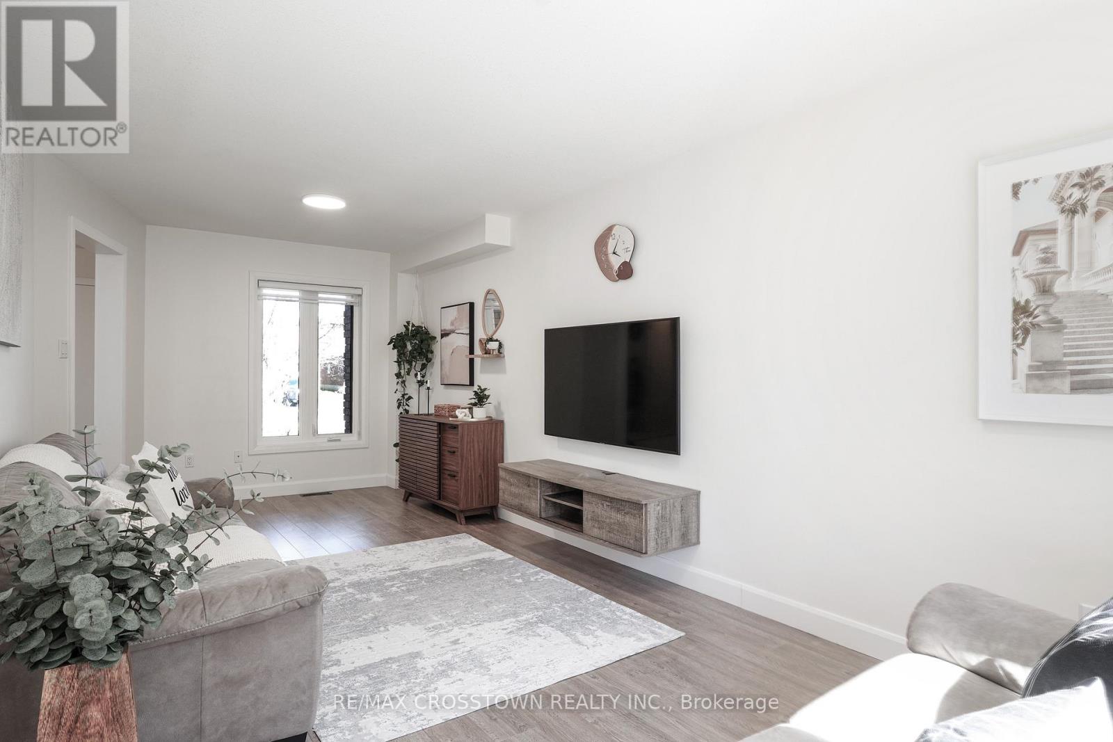 22 BLUEGRASS DRIVE - 6