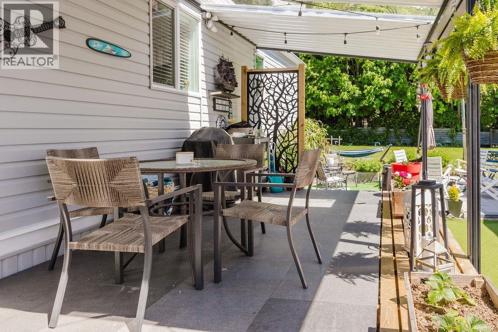 13 4496 SUNSHINE COAST HIGHWAY, Sechelt