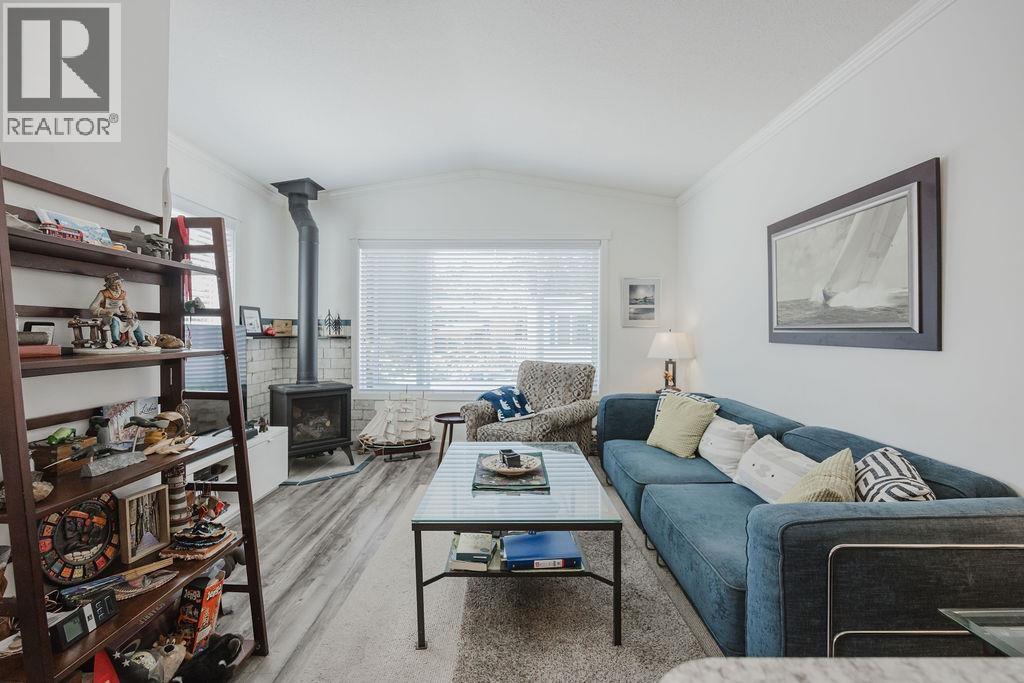 13 4496 SUNSHINE COAST HIGHWAY, Sechelt