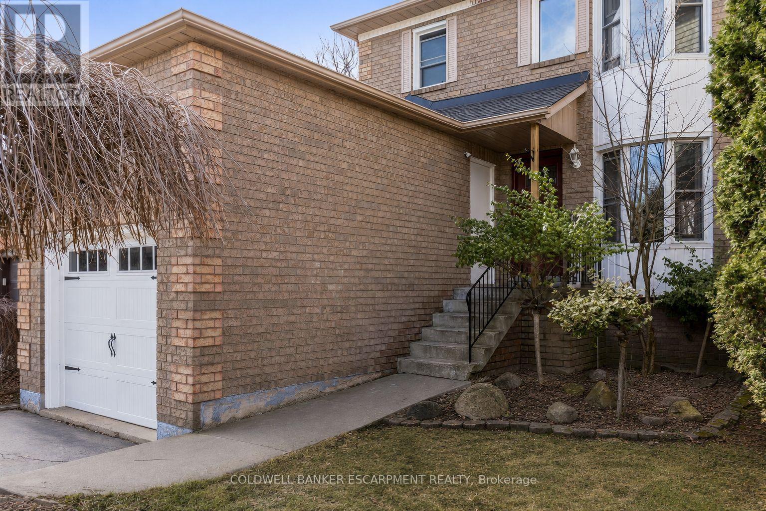 222 CHURCHILL ROAD N - Image 3