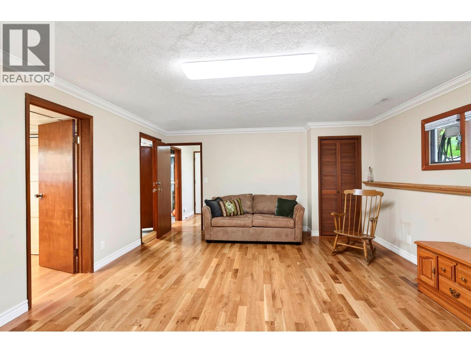 293 Robson Drive - 21