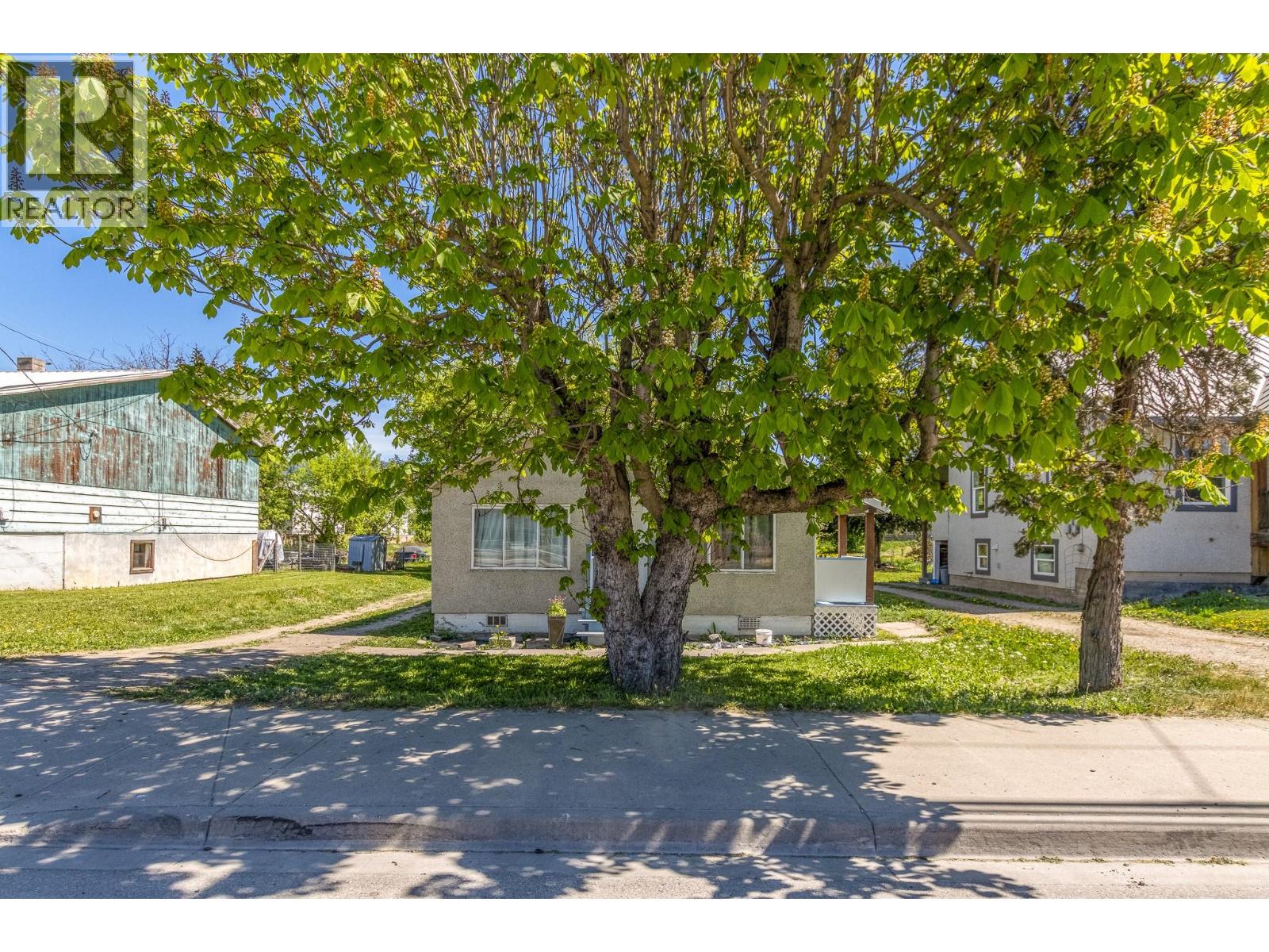 680 10 Street SW, Salmon Arm