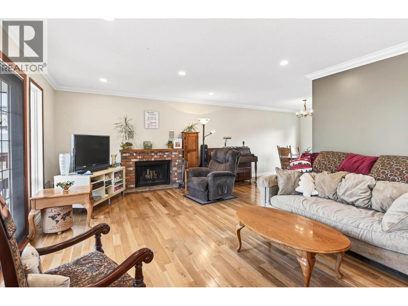 293 Robson Drive - 11
