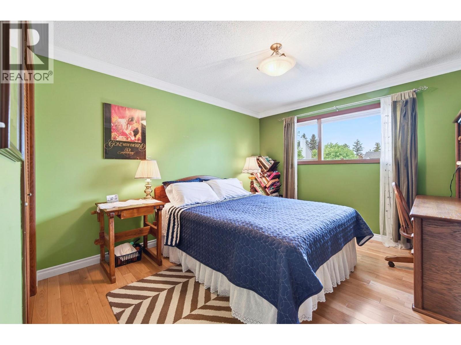 293 Robson Drive - 14