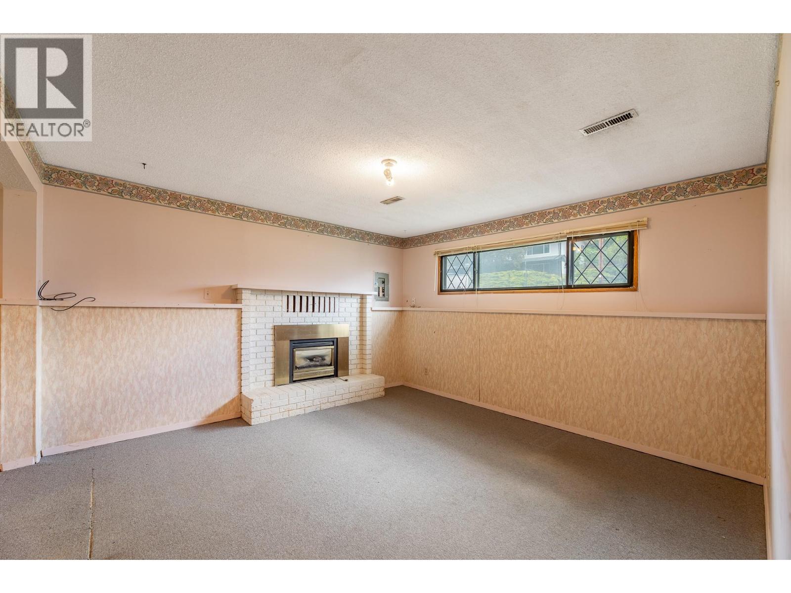 12608 Ganzeveld Avenue, Summerland