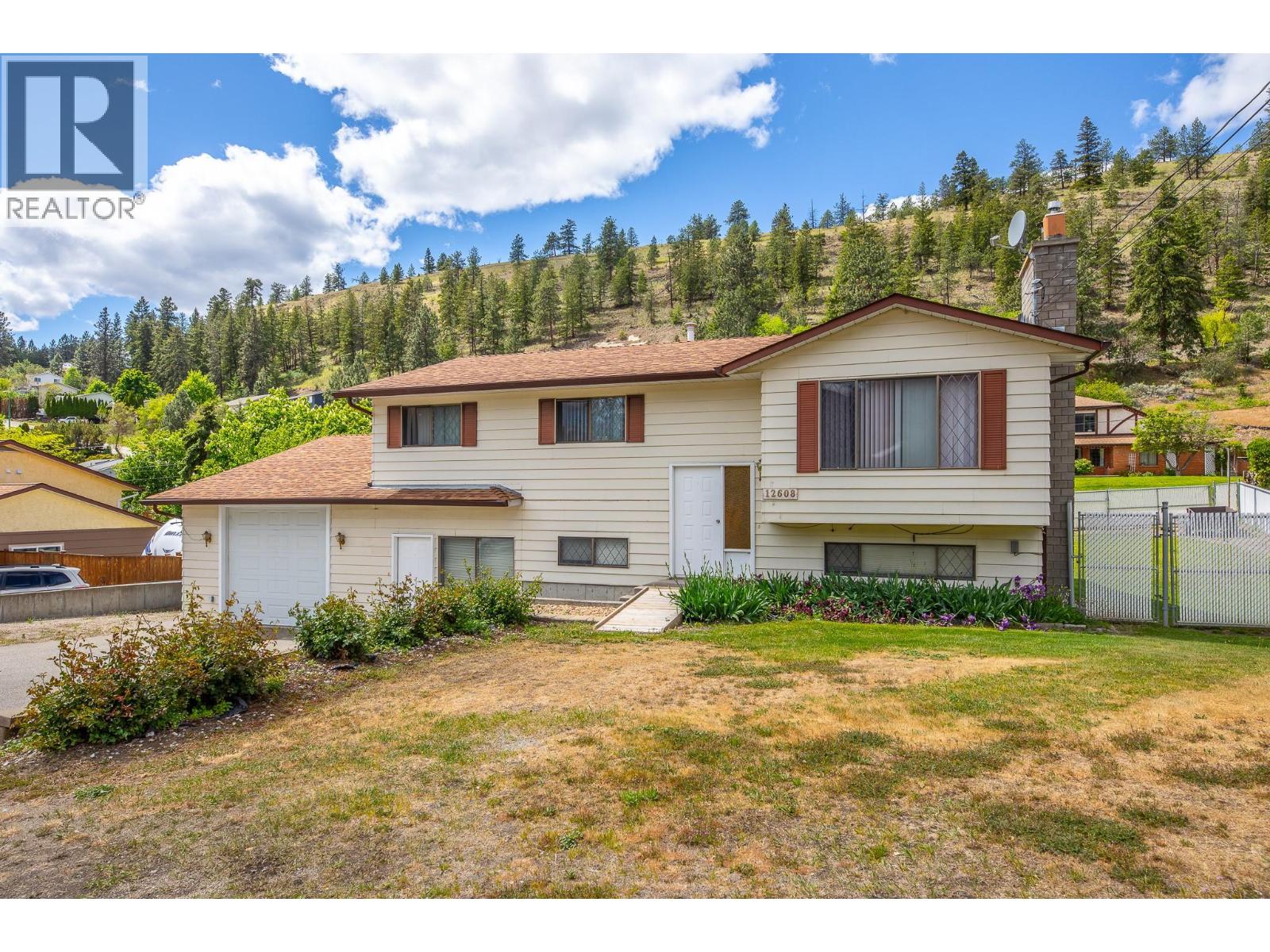 12608 Ganzeveld Avenue, Summerland