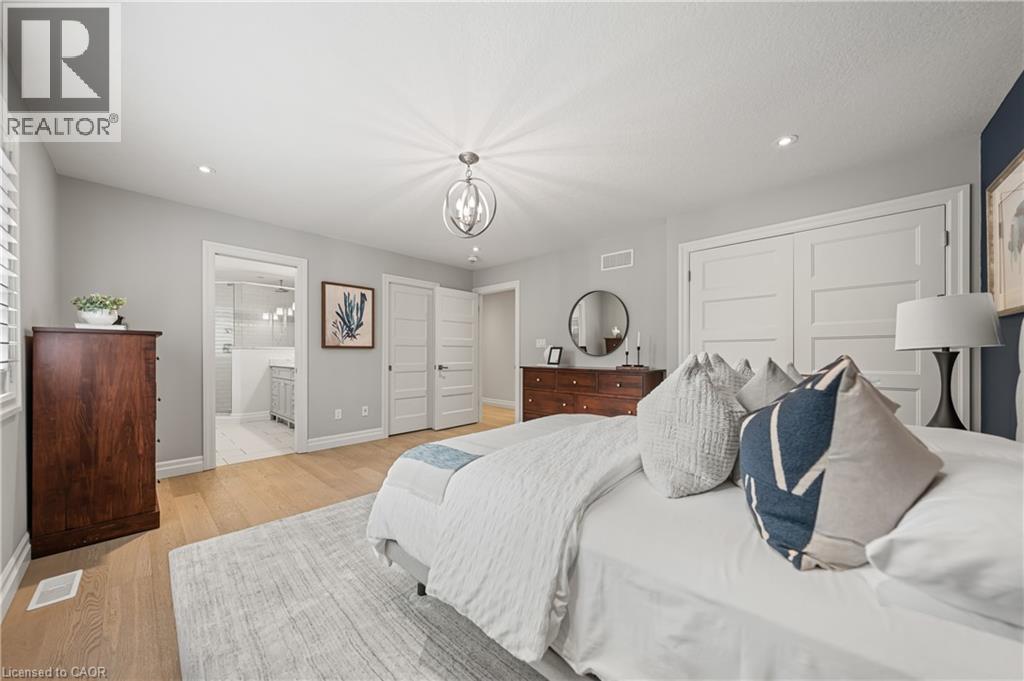 303 CASTLEFIELD Avenue, Waterloo, Ontario, N2K2M4 — Photo 3