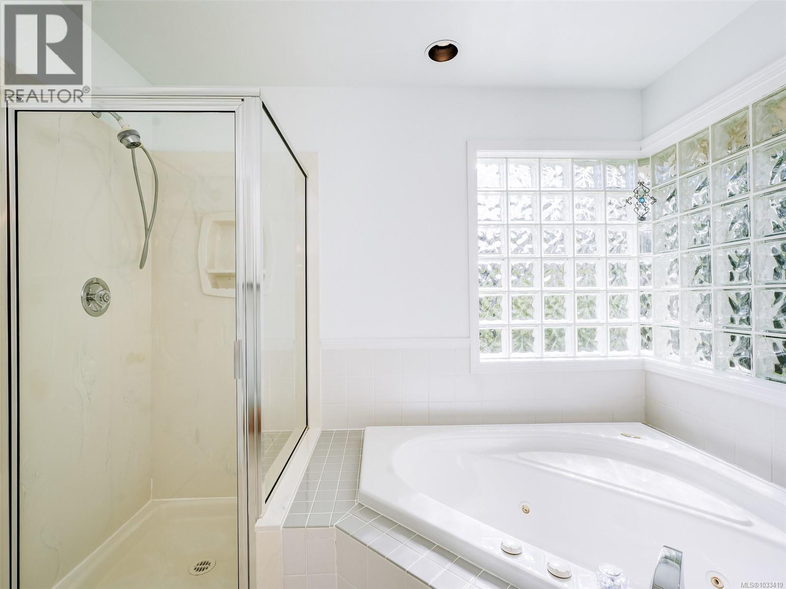  1537 Eric Road, Saanich
