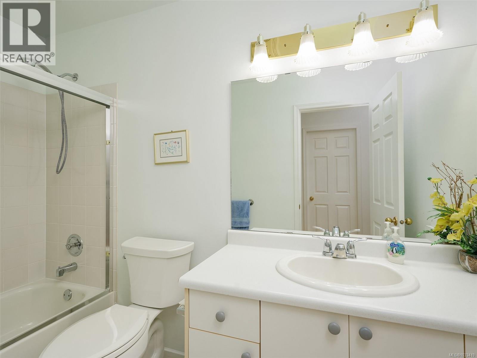  1537 Eric Road, Saanich