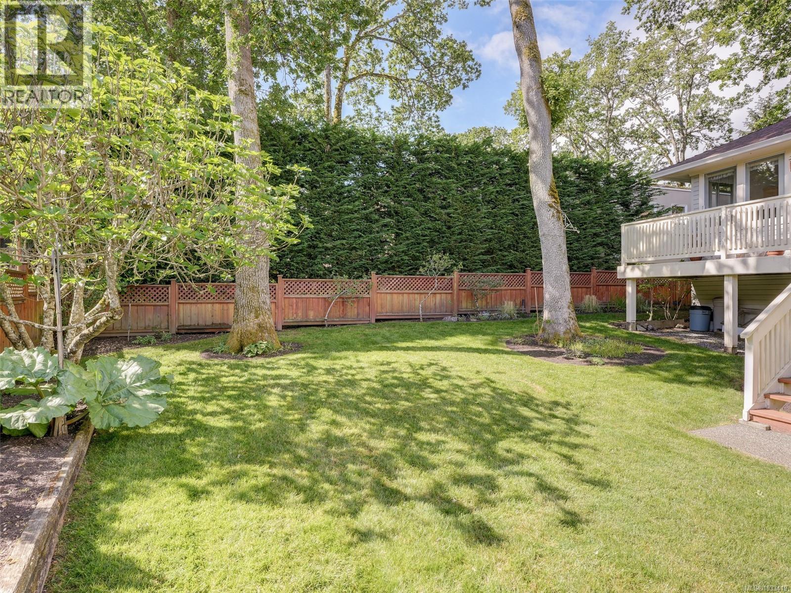  1537 Eric Road, Saanich