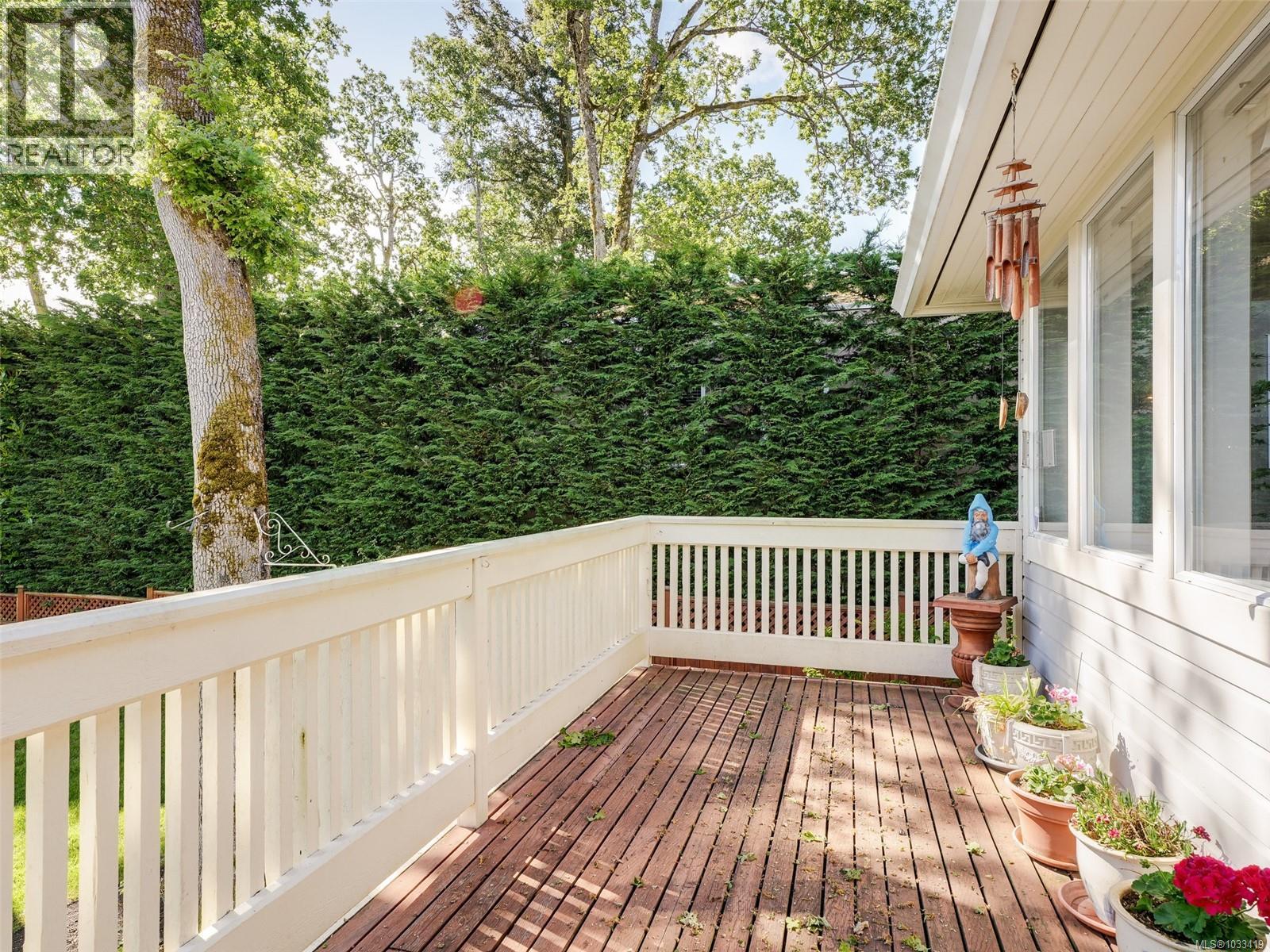  1537 Eric Road, Saanich
