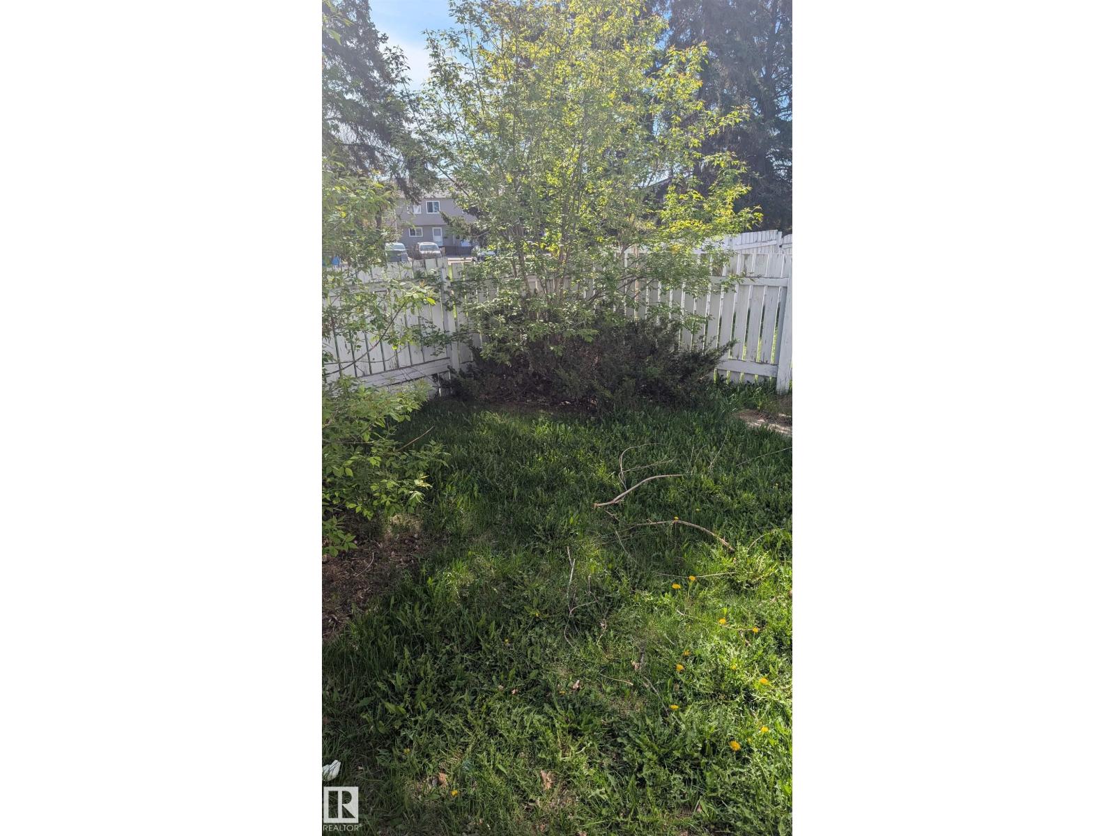 4 AMBERLY CT NW - Image 2