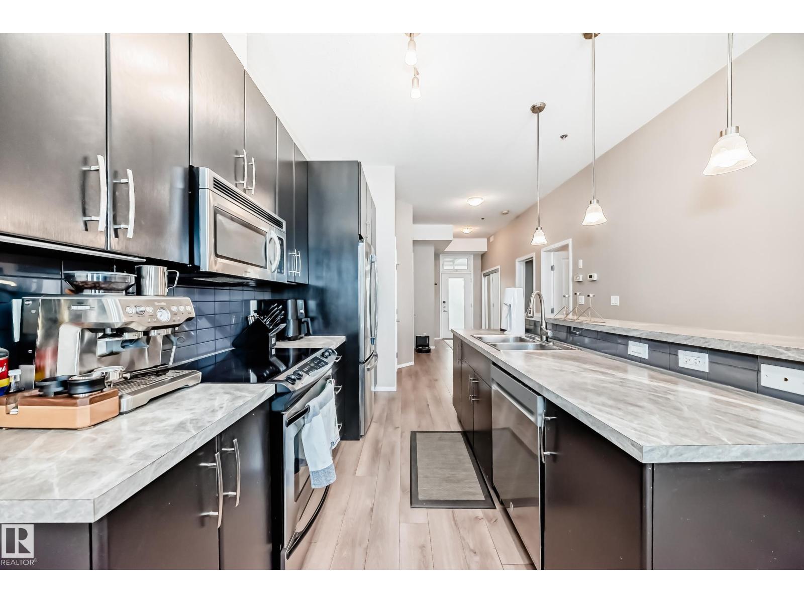 #216 10531 117 ST NW - 15
