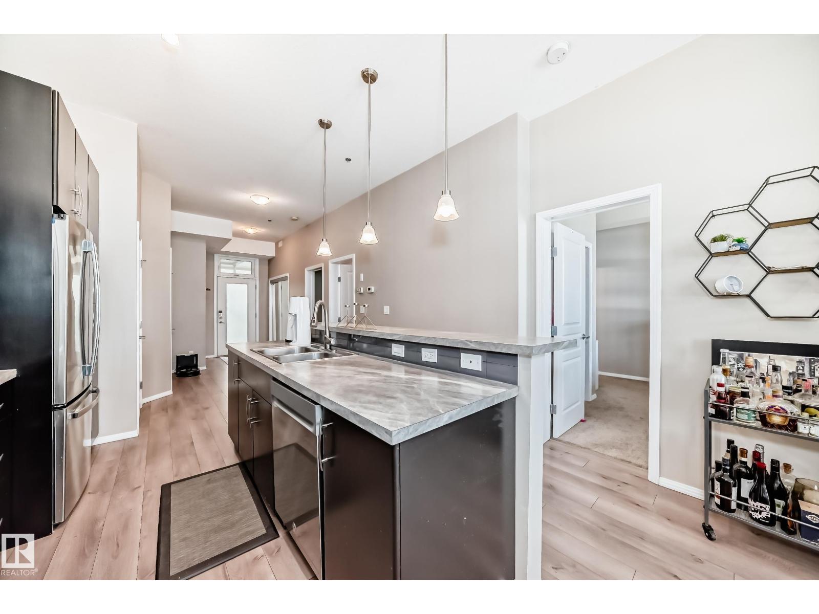 #216 10531 117 ST NW - 16