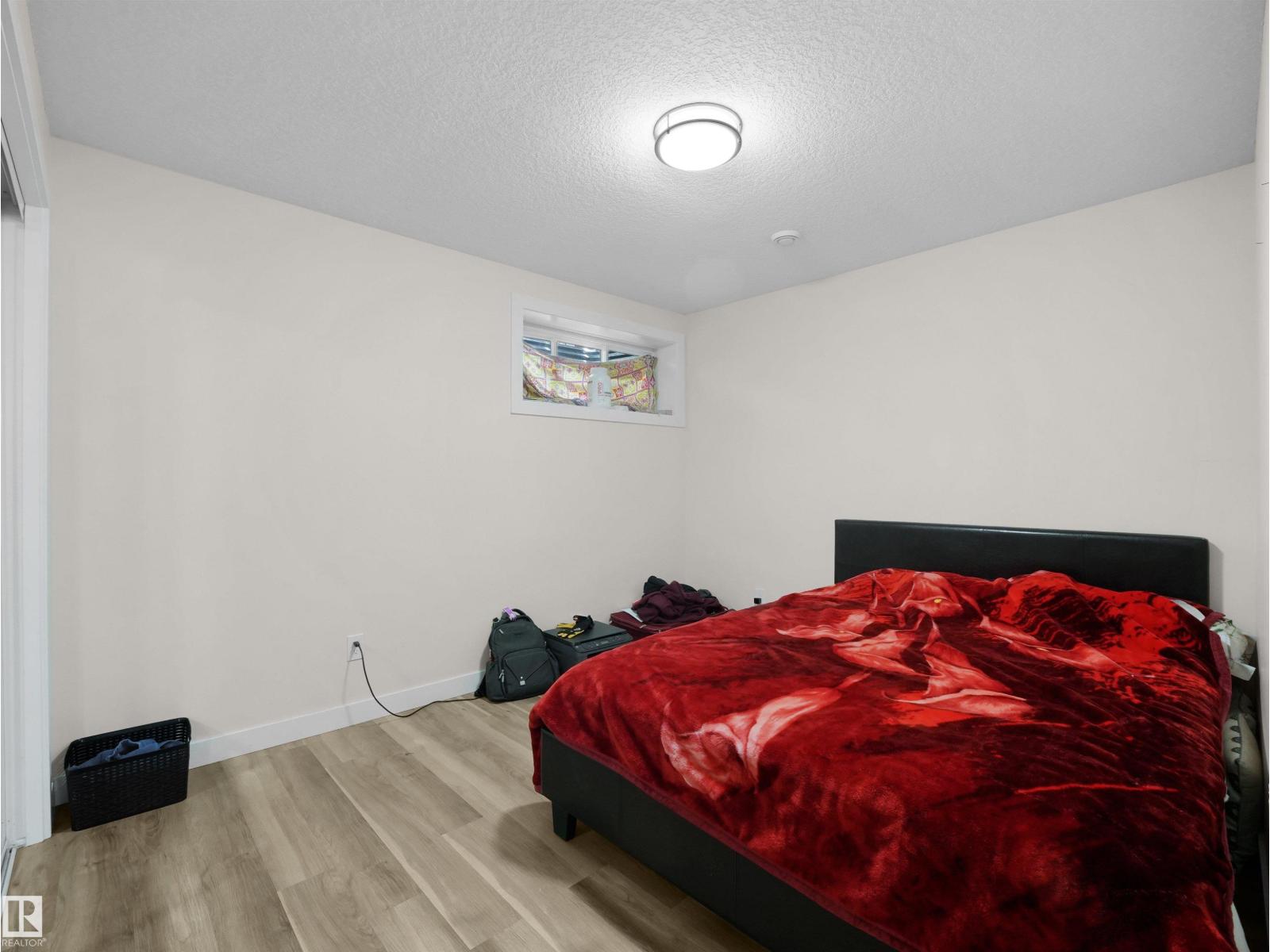 3247 15 AV NW NW - 55