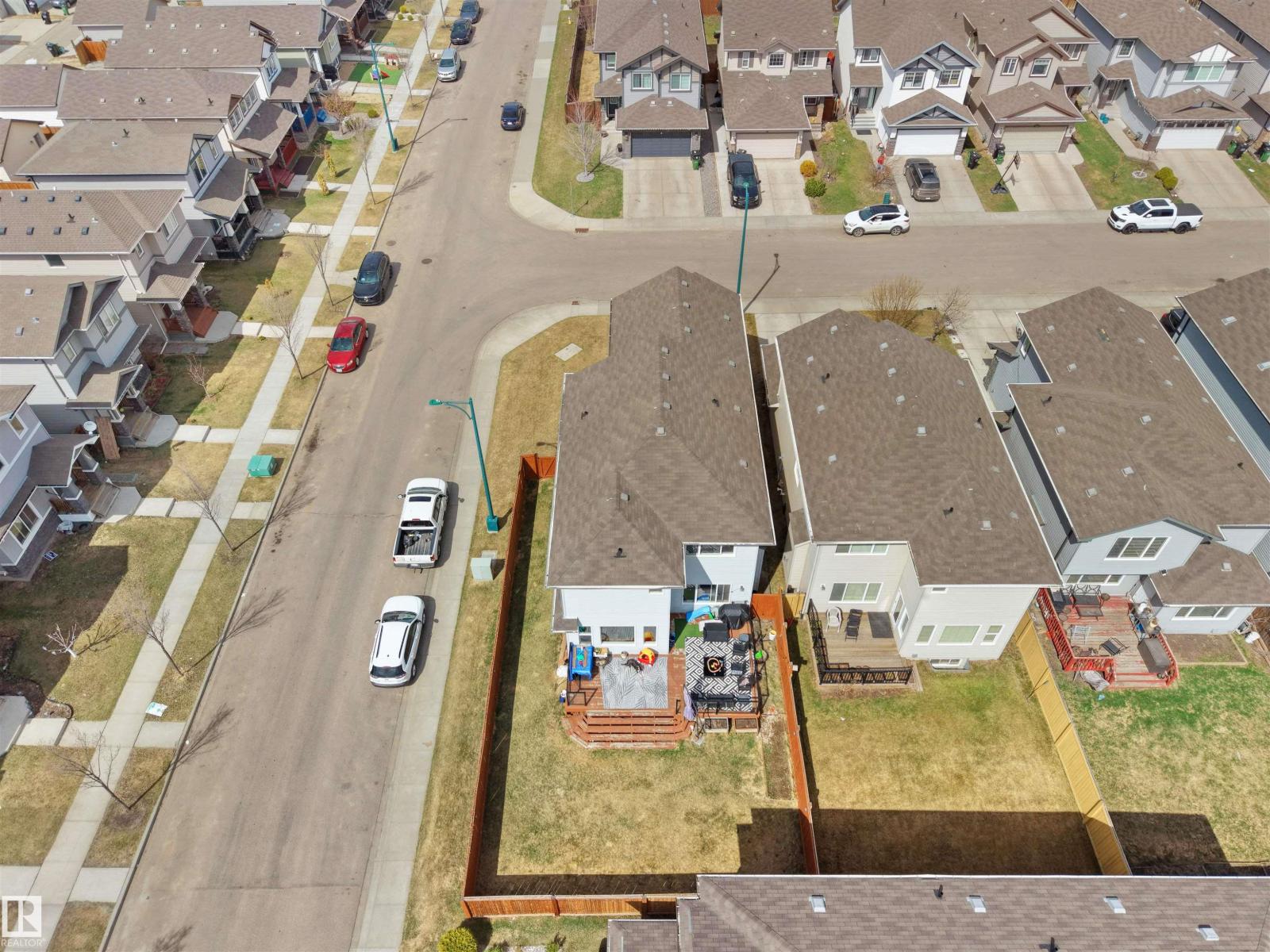 3247 15 AV NW NW - 58
