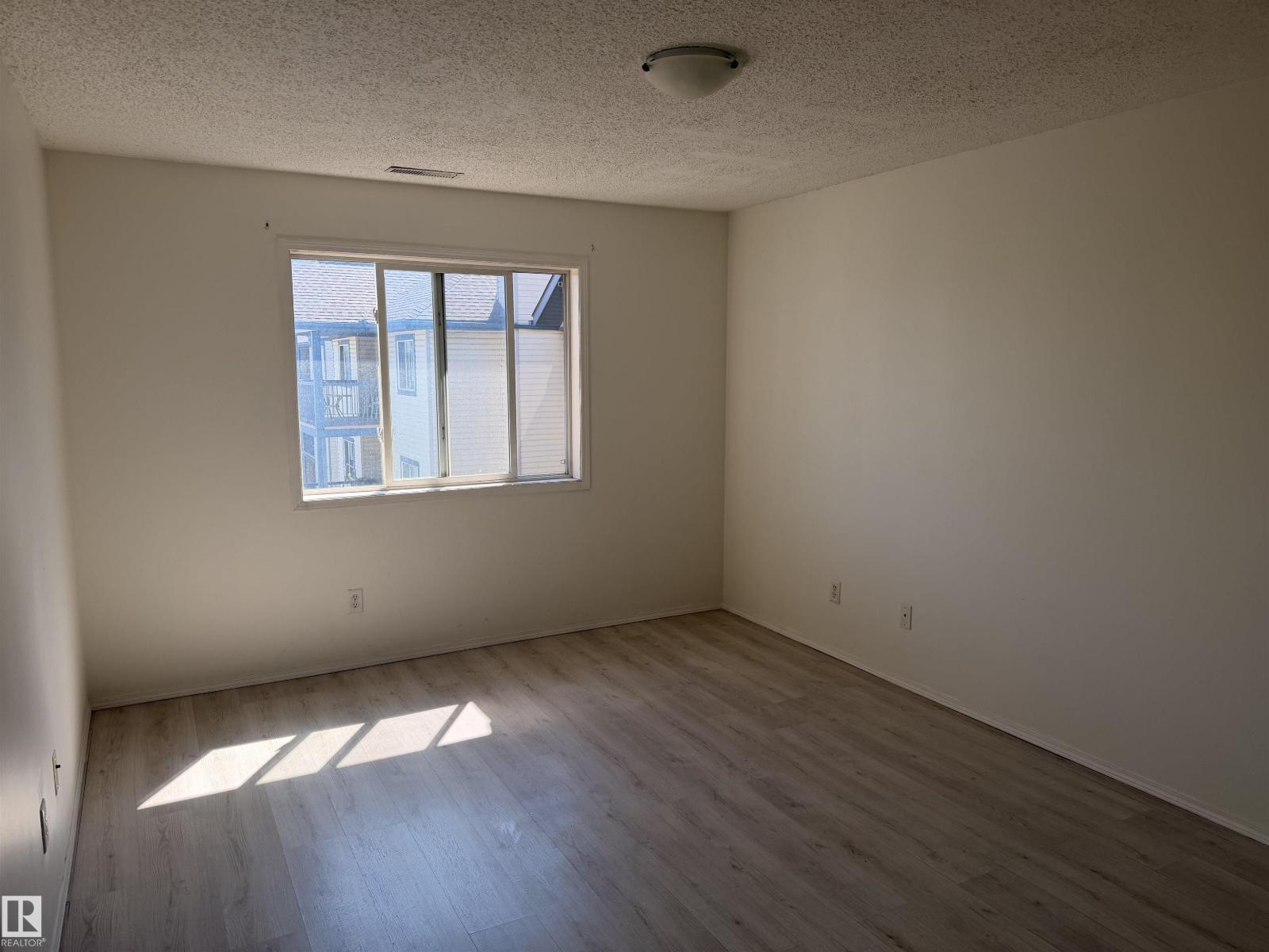 #424 16303 95 ST NW - 17