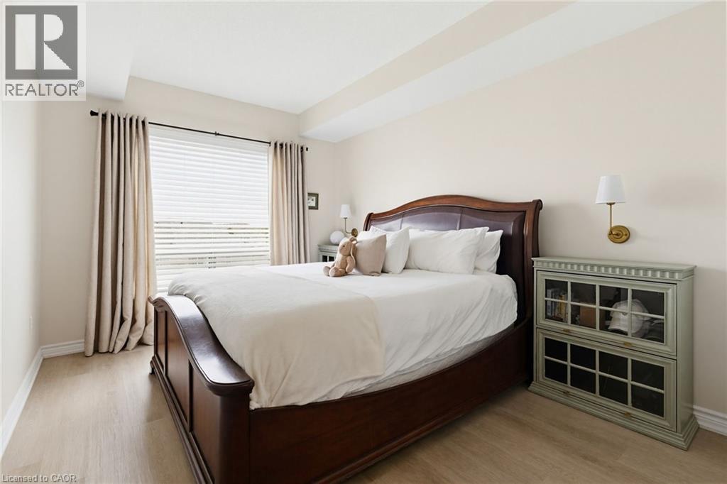 5070 FAIRVIEW Street Unit# 303, Burlington, Ontario, L7L0B8 — Photo 3