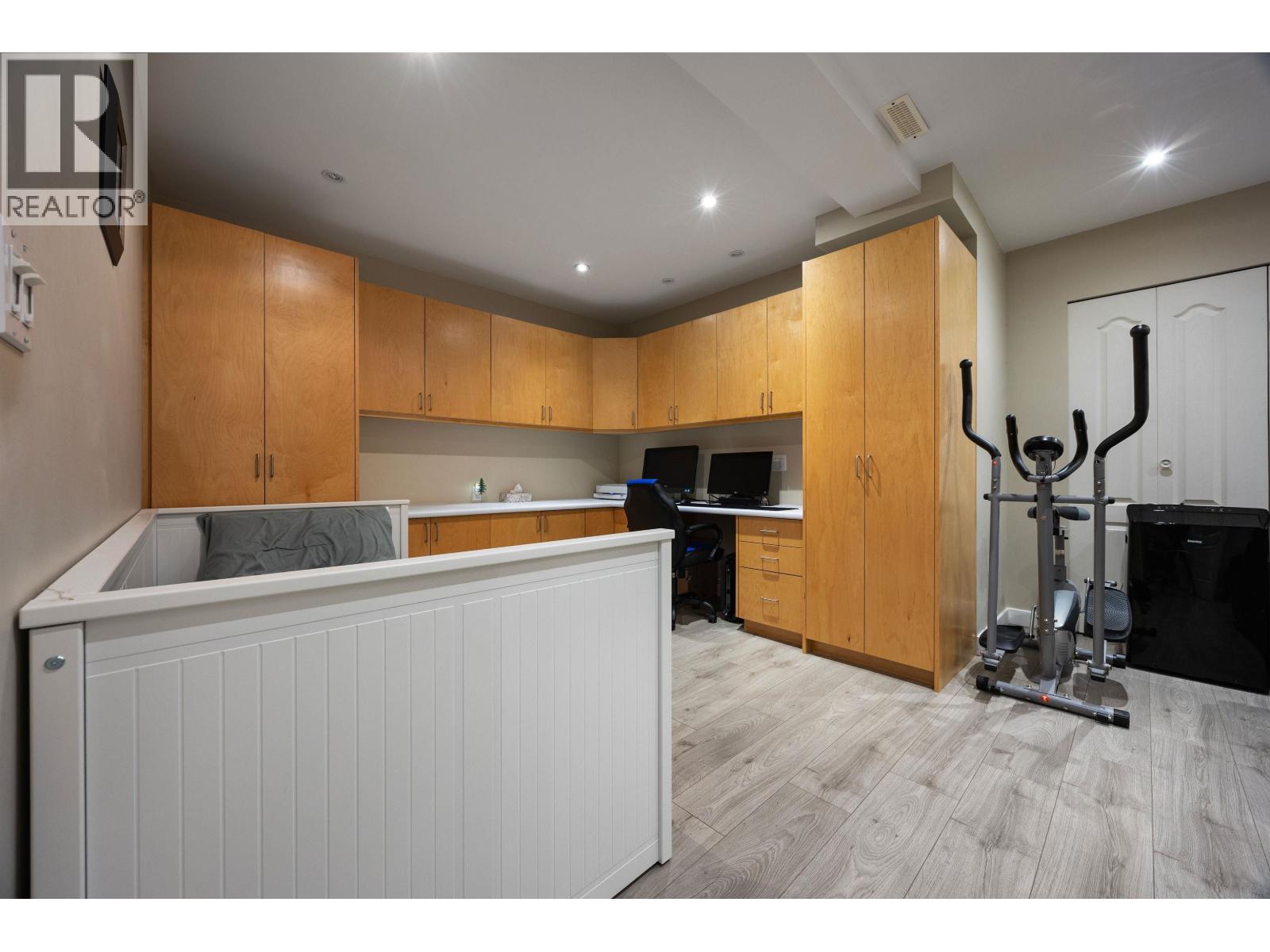 7 5201 OAKMOUNT CRESCENT, Burnaby