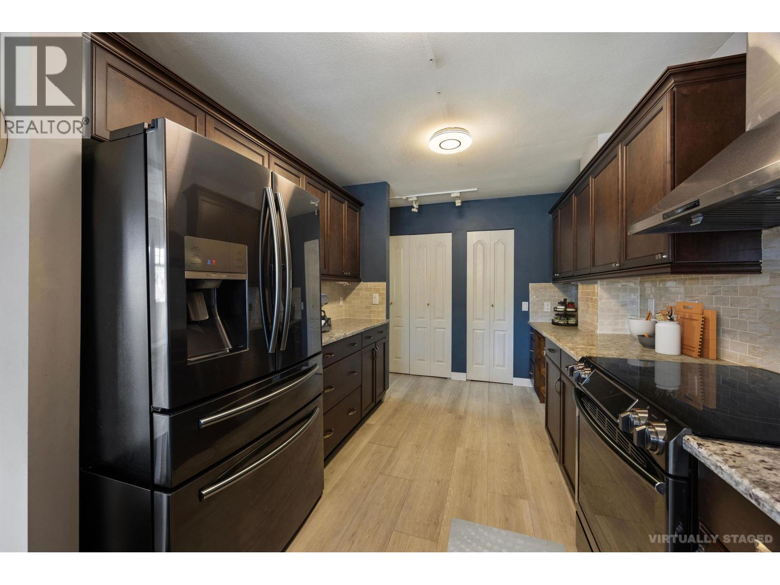 7 5201 OAKMOUNT CRESCENT, Burnaby