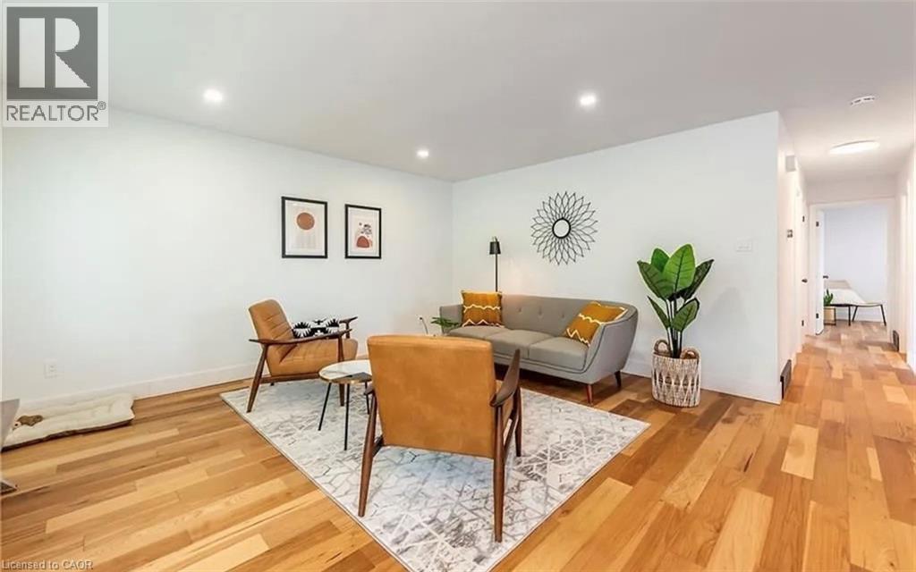 10 SANDLYN Court - 10