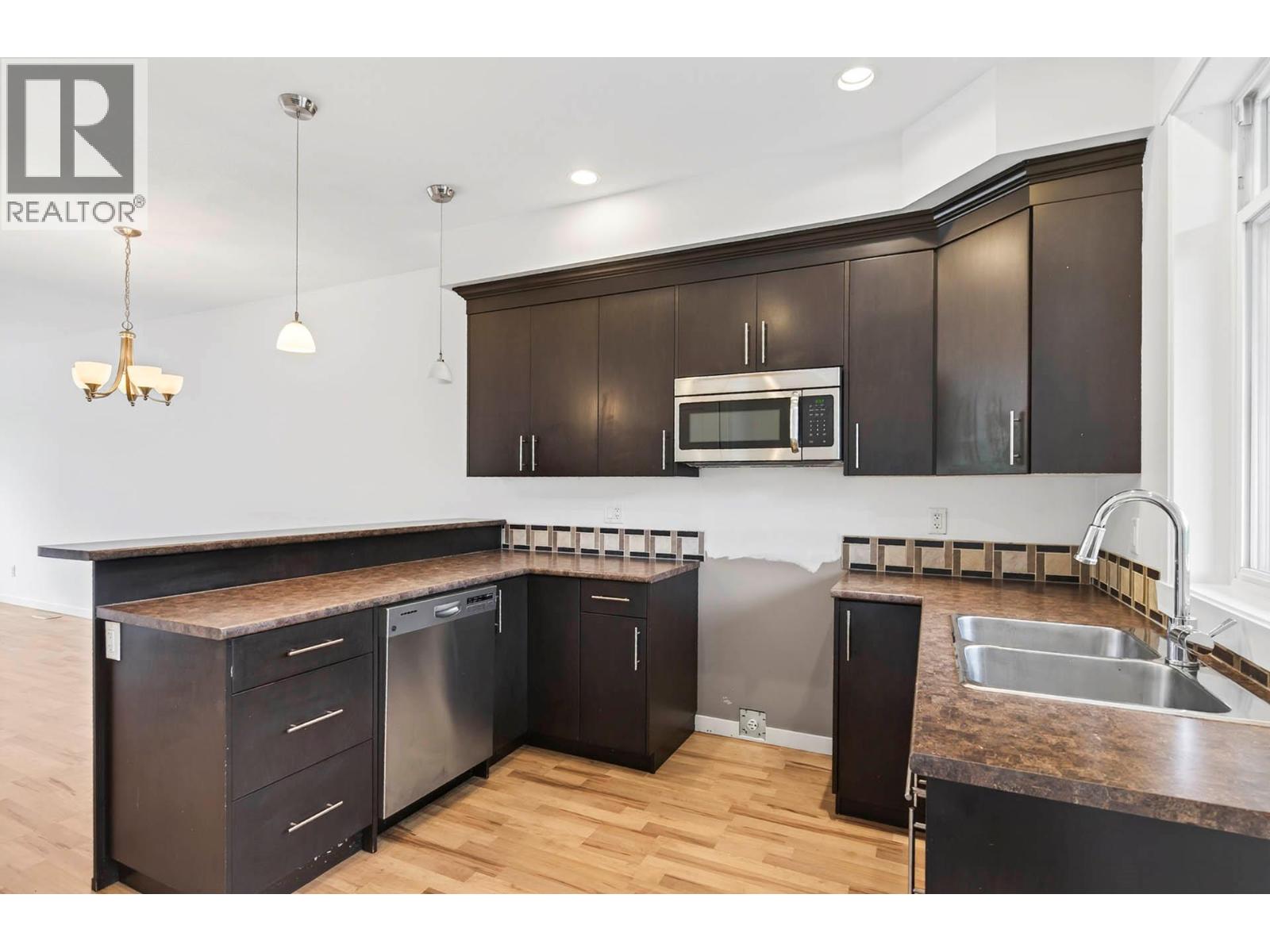 #25 2860 Valleyview Drive - 6