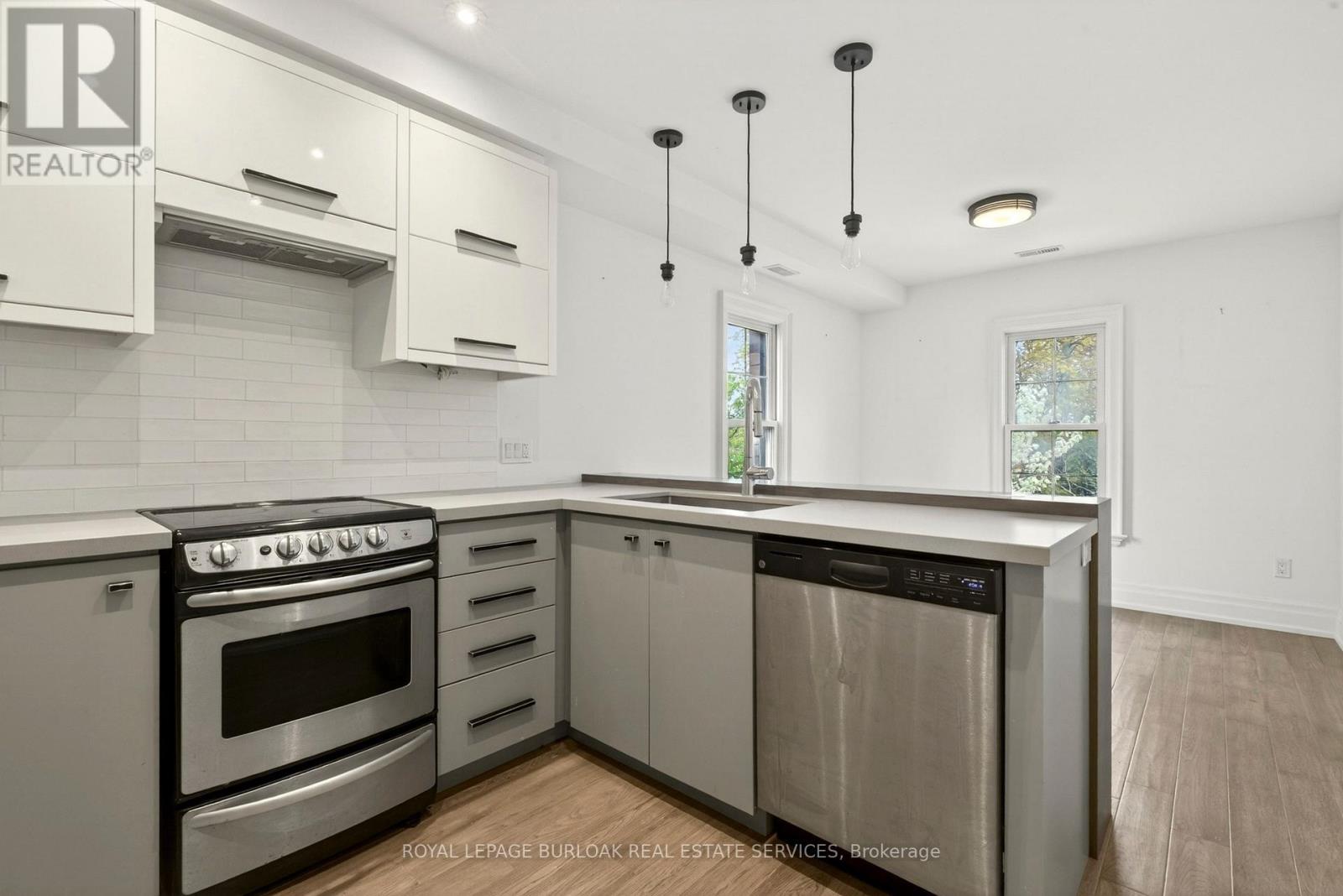 #201 760 LAKESHORE ROAD E - 11