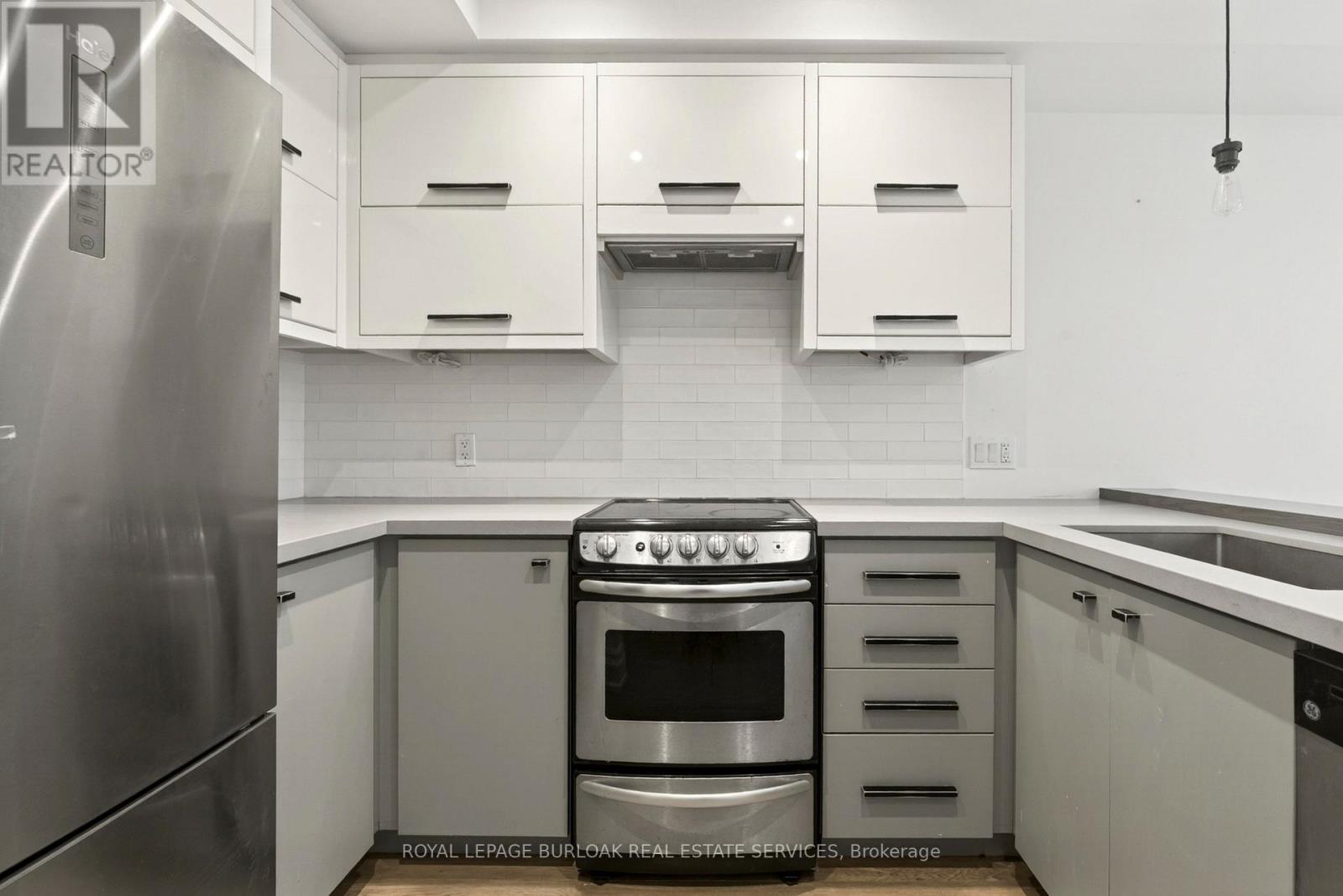 #201 760 LAKESHORE ROAD E - 12