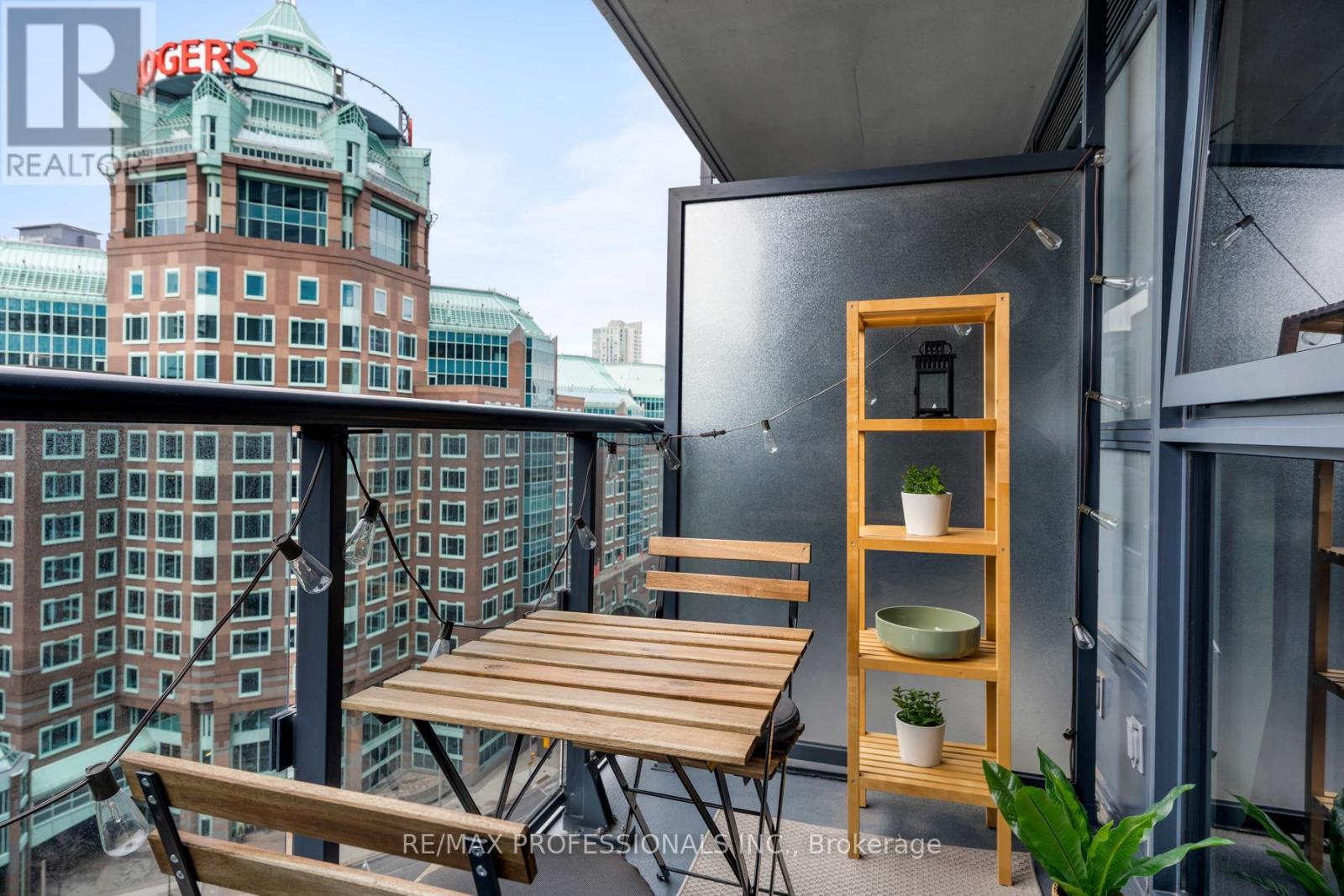 #1501 28 TED ROGERS WAY - Image 2