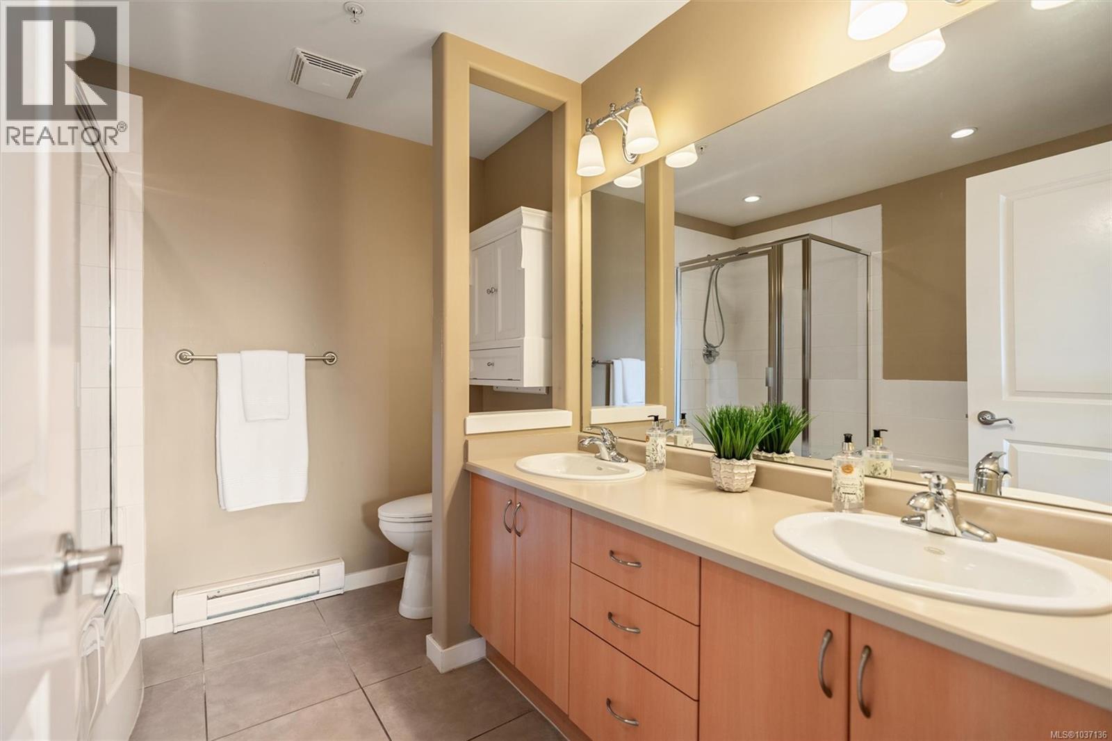 #207 330 Waterfront Cres - 13