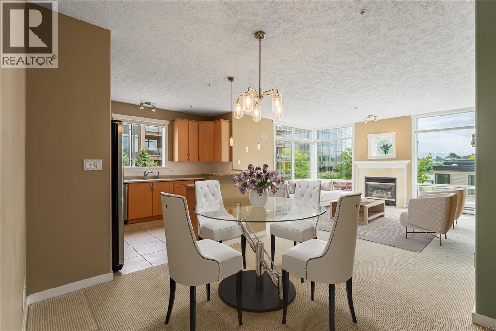 #207 330 Waterfront Cres - 4