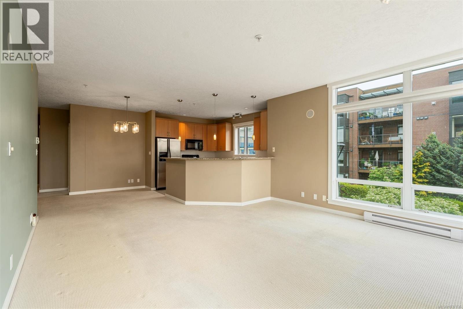#207 330 Waterfront Cres - 7