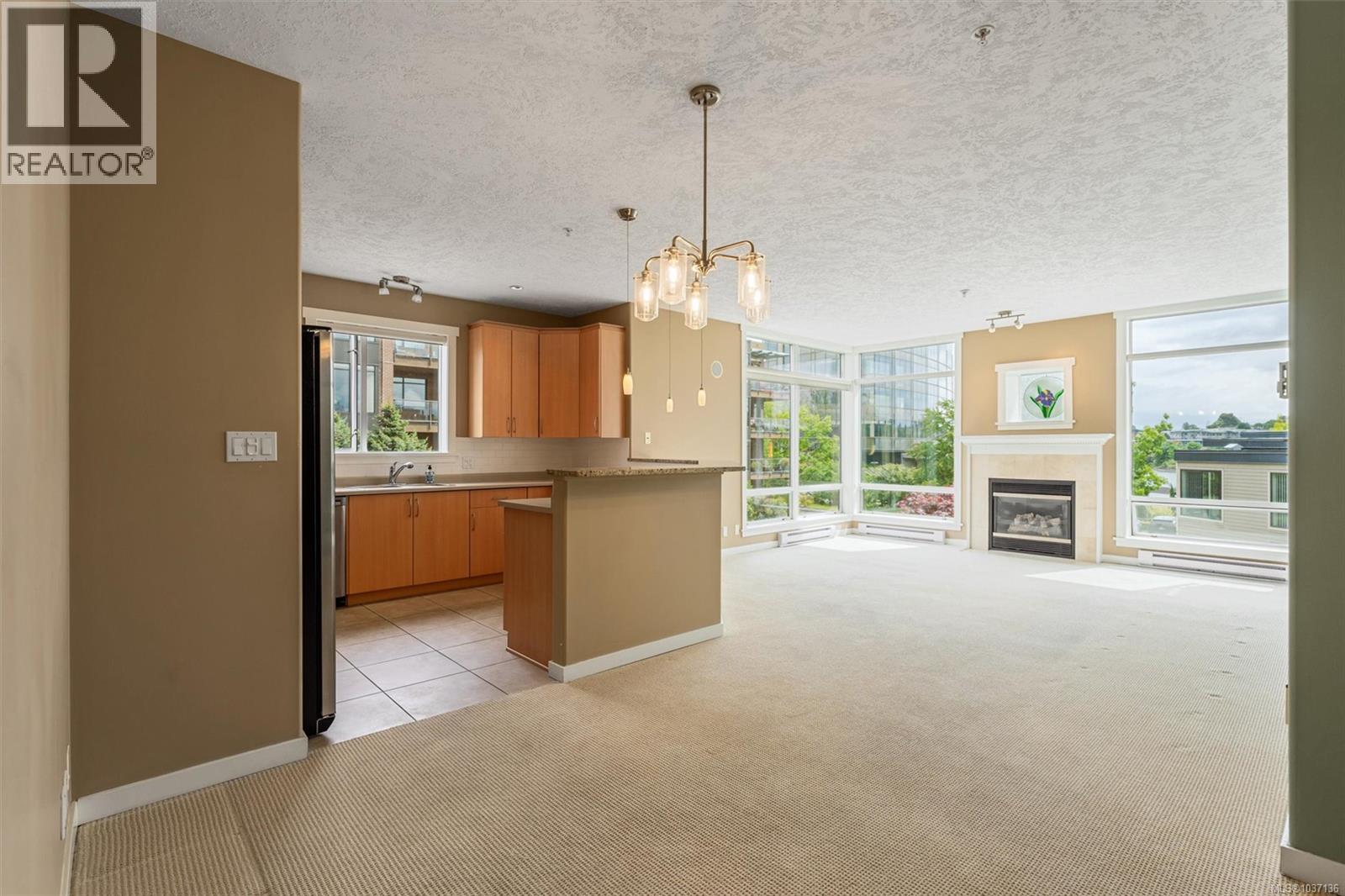#207 330 Waterfront Cres - Image 3