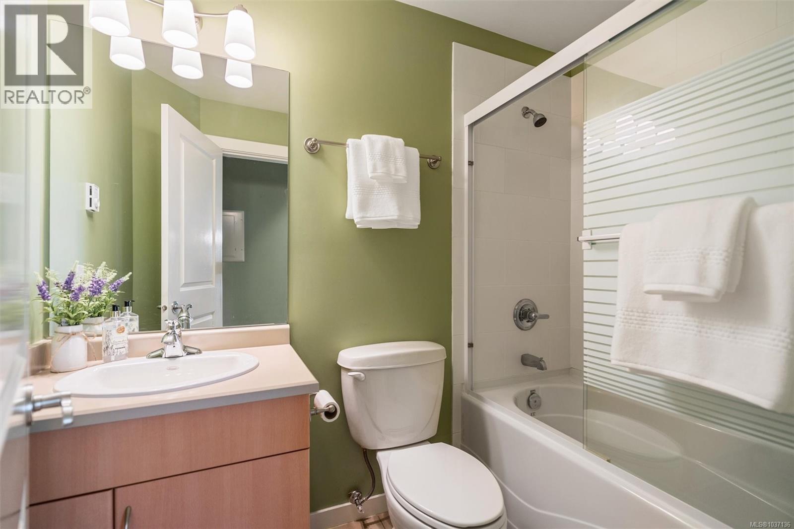 #207 330 Waterfront Cres - 17