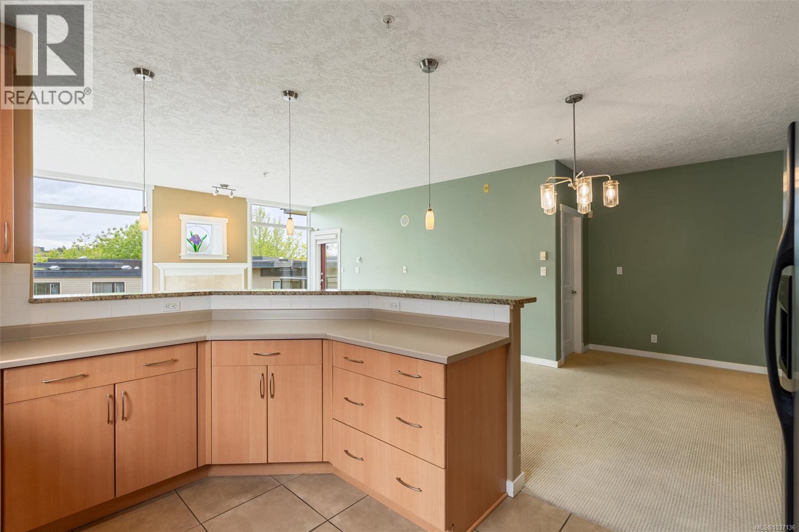 #207 330 Waterfront Cres - 9