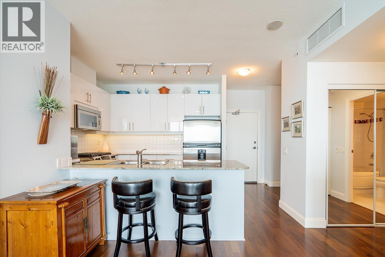 1503 138 E ESPLANADE AVENUE, North Vancouver
