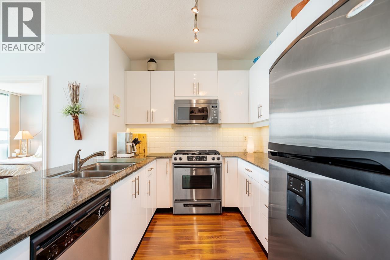 1503 138 E ESPLANADE AVENUE, North Vancouver