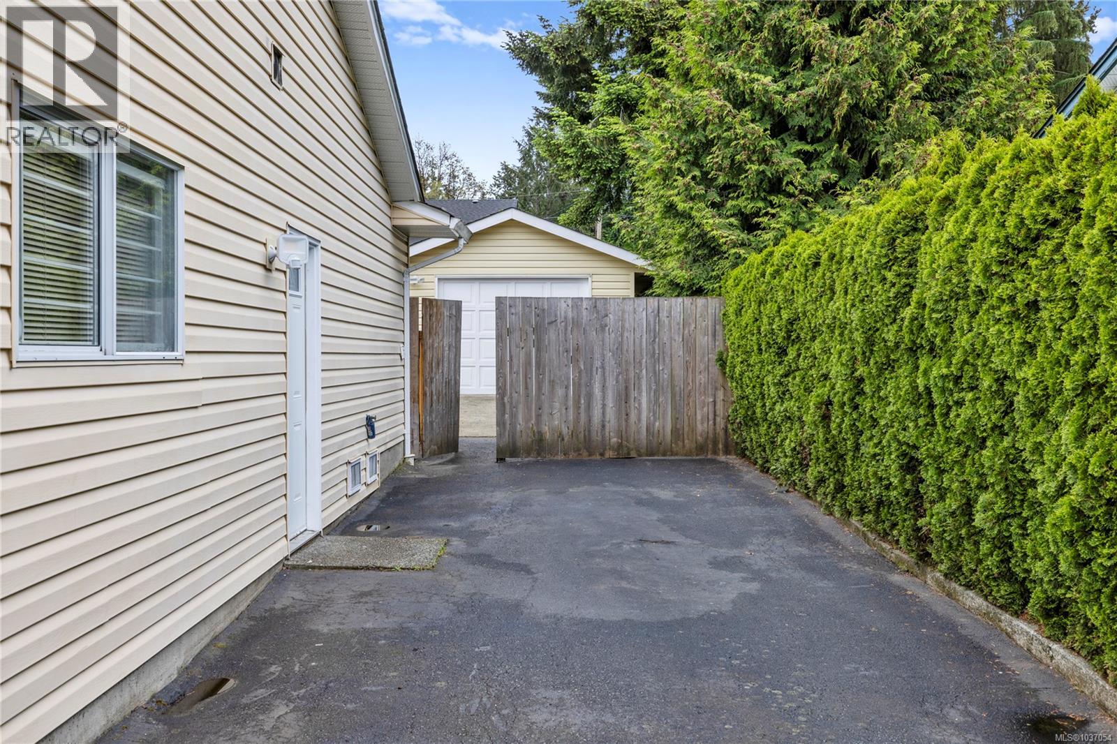 6413 Dover Rd - 34