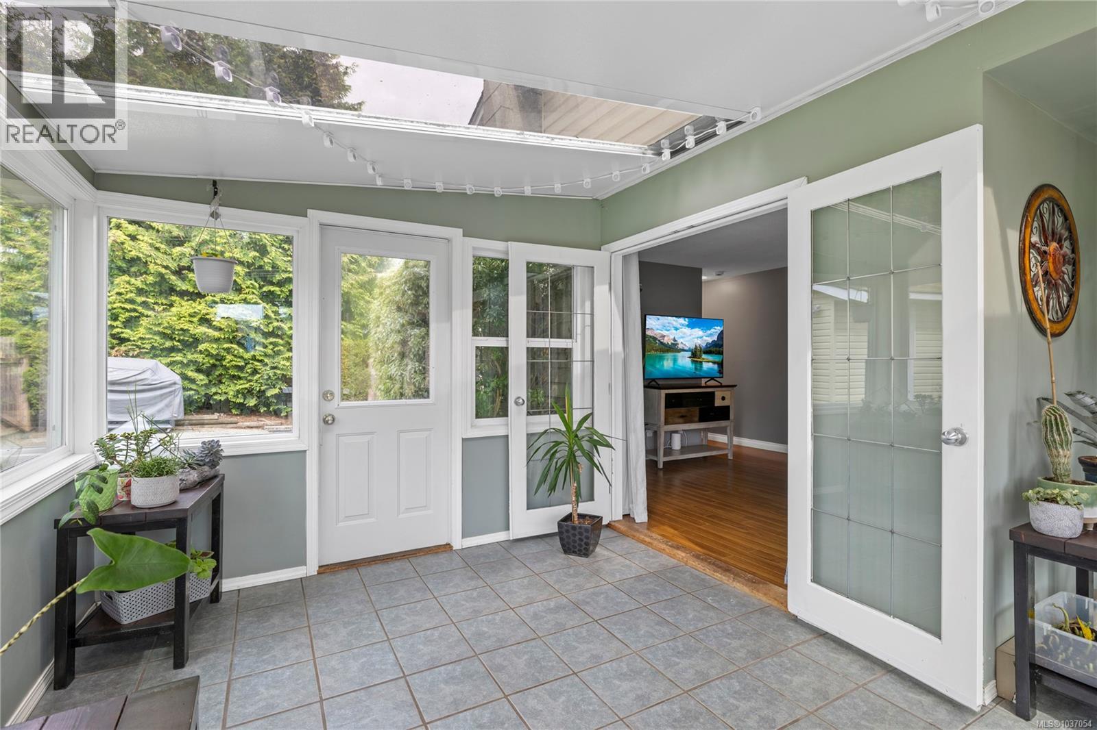 6413 Dover Rd - 22
