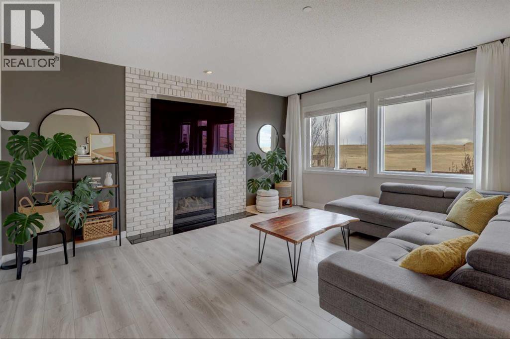 468 Livingston View NE - Image 2